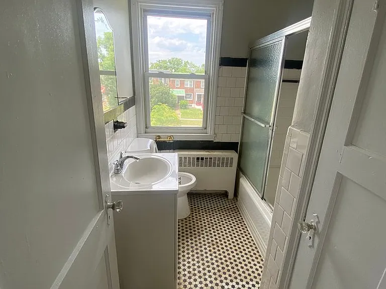 2709 E Federal St #1 — Photo 3