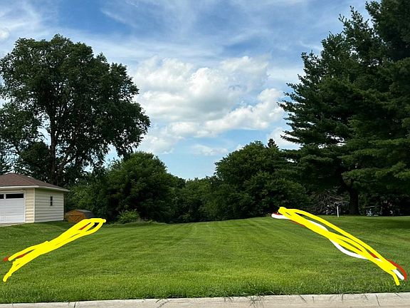 3rd image of 730 Iowa St