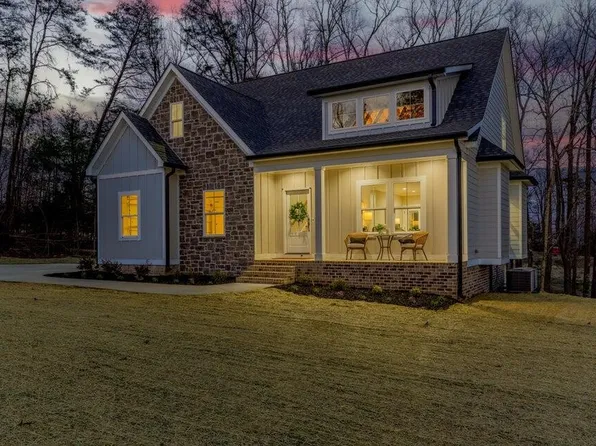 35 Greenview Dr, Dunlap, TN 37327