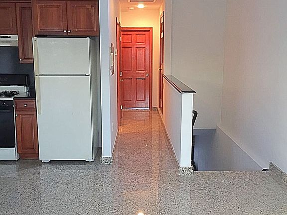 5th image of 1253 Clintonville St