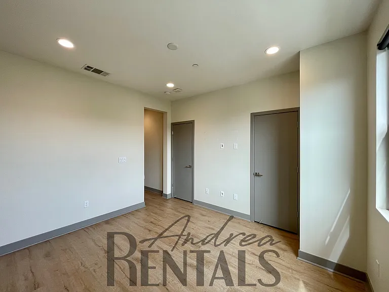 1409 Prescott St — Photo 16
