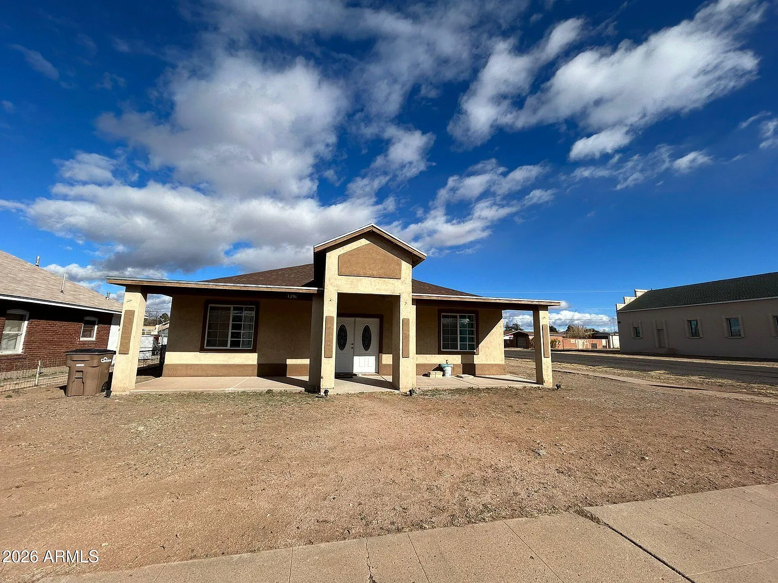 3 bed, 2.0 bath, 2117 sqft, $1,300 — Photo 2