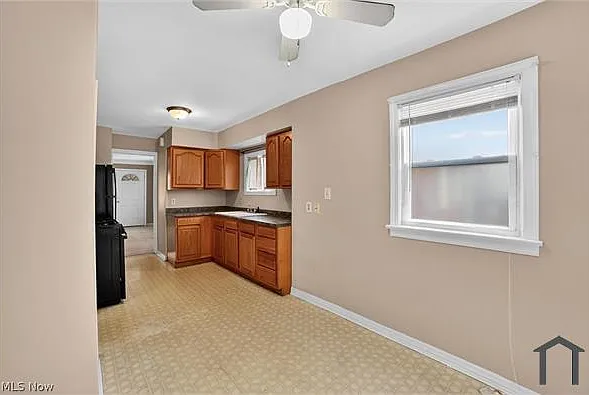10721 Plymouth Ave — Photo 6