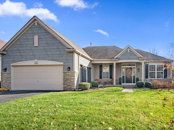 1315 Hall St, Sugar Grove, IL 60554