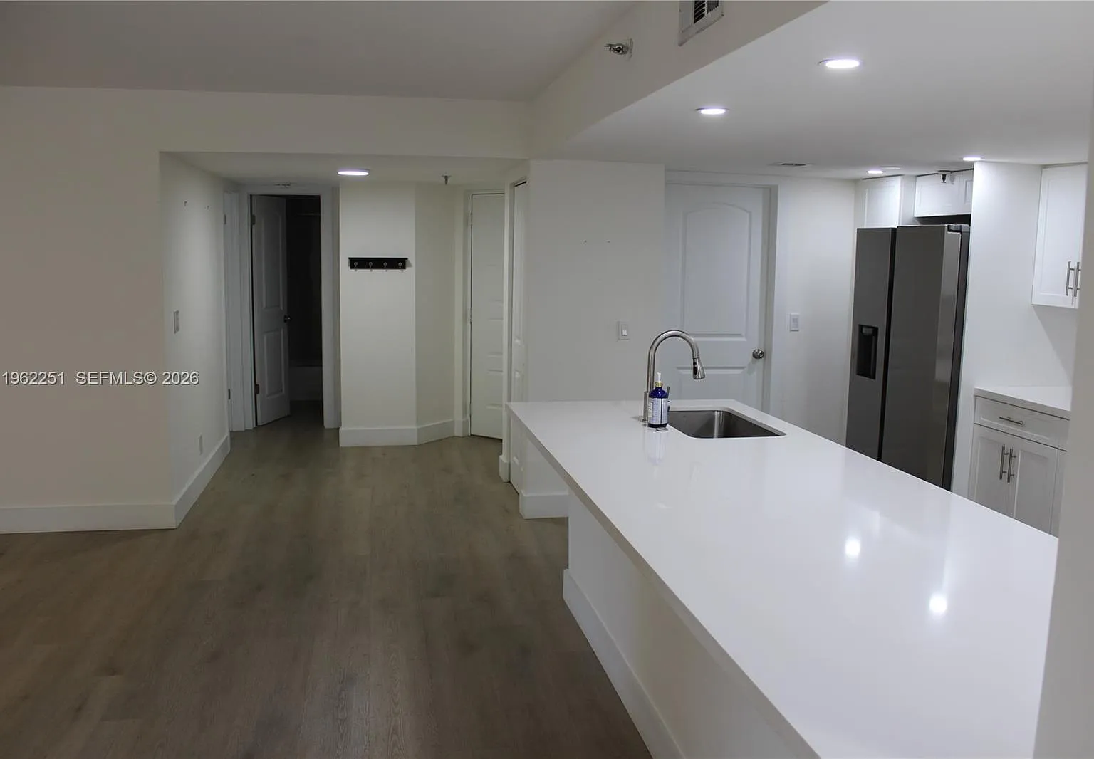 2 bed, 1272 sqft, $3,300 — Photo 3