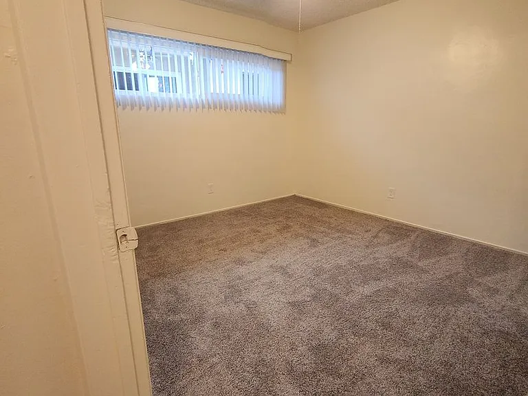 4450-52 Rosebud Ln — Photo 8