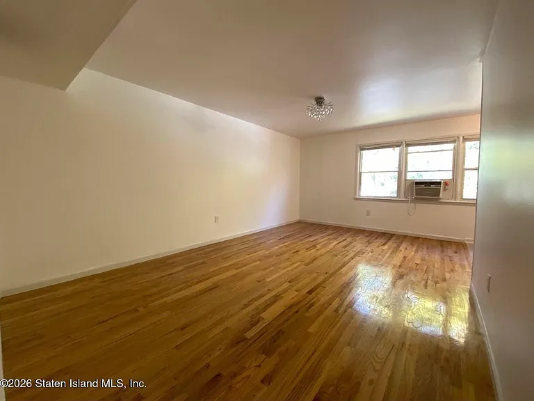 164 Beach Rd — Photo 3