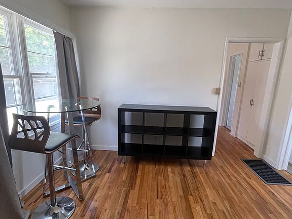 2nd image of 711 Ocean Park Blvd APT C