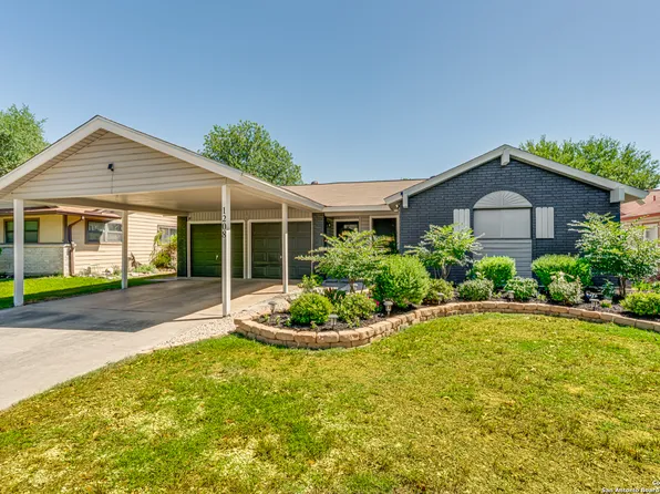 1208 Colony Dr, Schertz, TX 78154