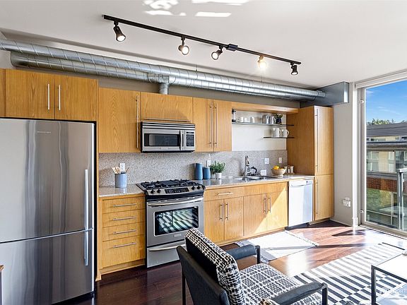 3rd image of 530 Broadway E #415