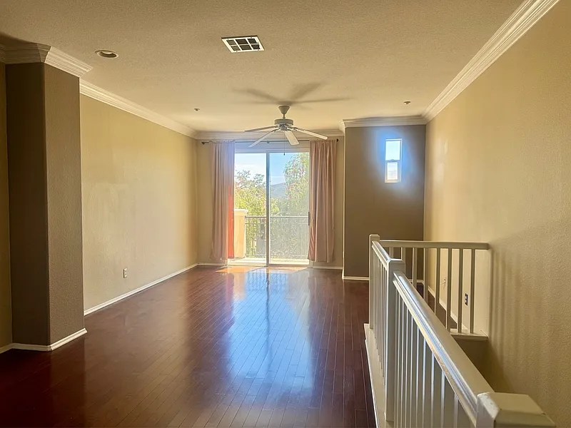 3 bed, 3.5 bath, 1603 sqft, $3,995 — Photo 4