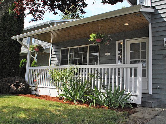 2nd image of 303 Wildwood Pl