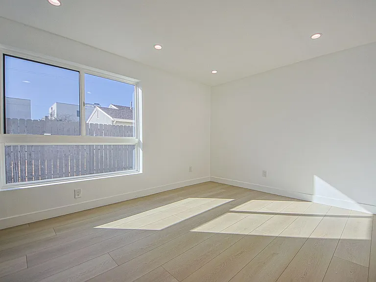 5709 Auckland Ave — Photo 26