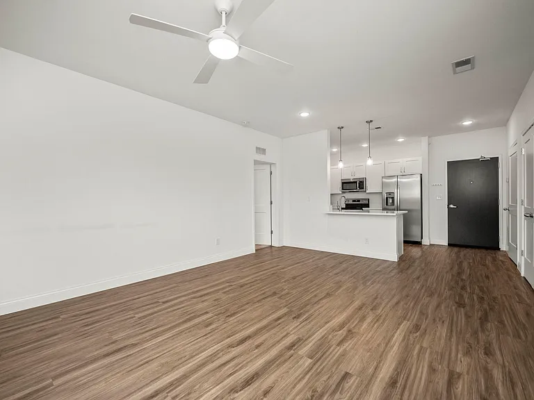 231 Walton Ave #302 — Photo 8