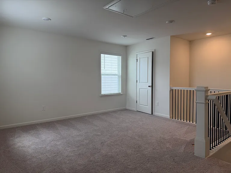 2409 Abbot Hall Dr — Photo 15