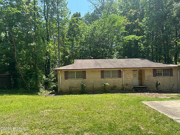 2nd image of 4804 Hickory Hills Cir