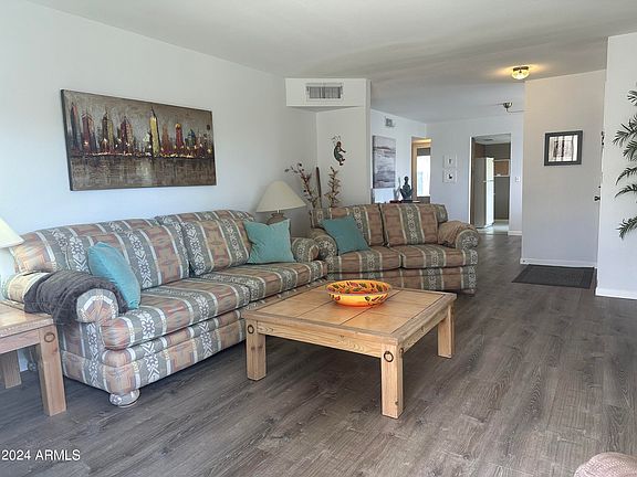 3rd image of 726 S ARROWWOOD Way