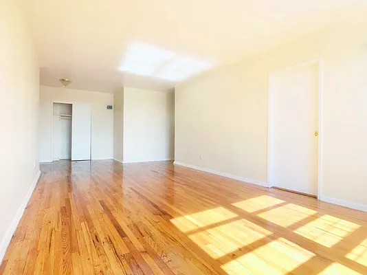 Rented by Bohemia Realty Group | media 11