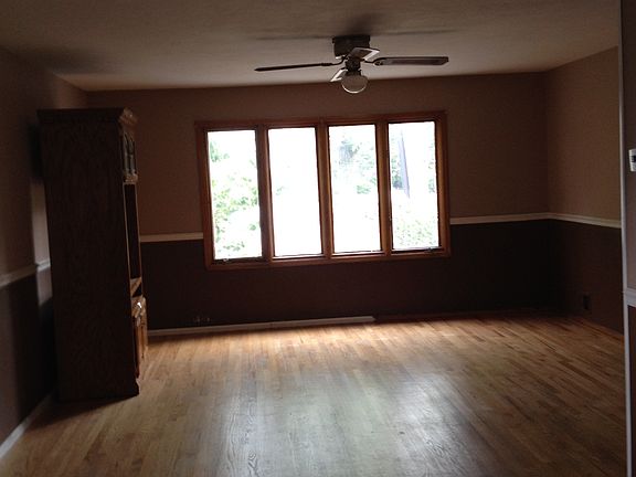 4th image of 40 Acorn St