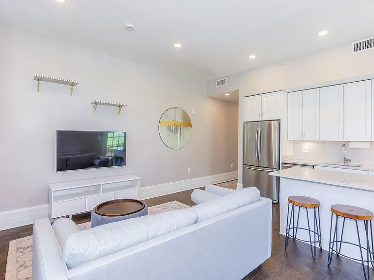 901 D St NE #1 — Photo 13