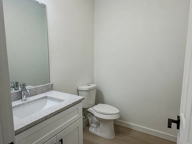 140 Zion Rd — Photo 9