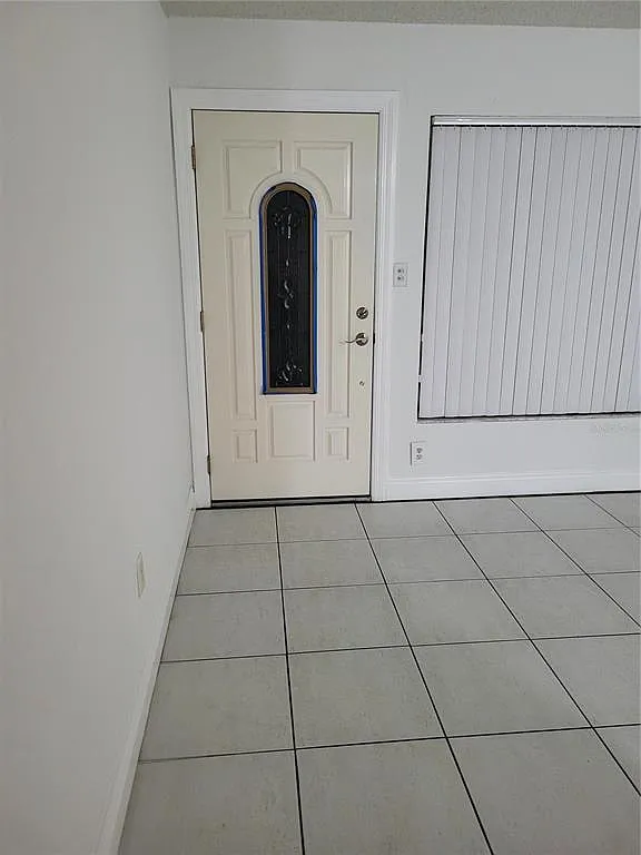 4 bed, 2.0 bath, 1720 sqft, $2,395 — Photo 2