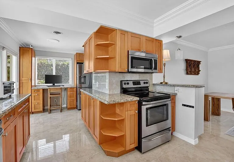 424 SW 7th Way — Photo 21