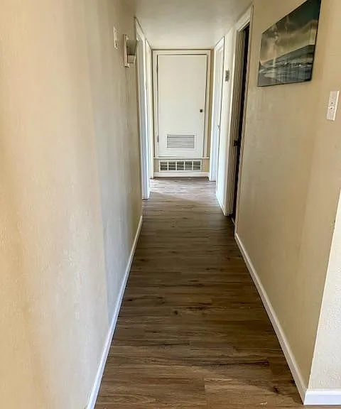 1418 Byron Ave — Photo 8