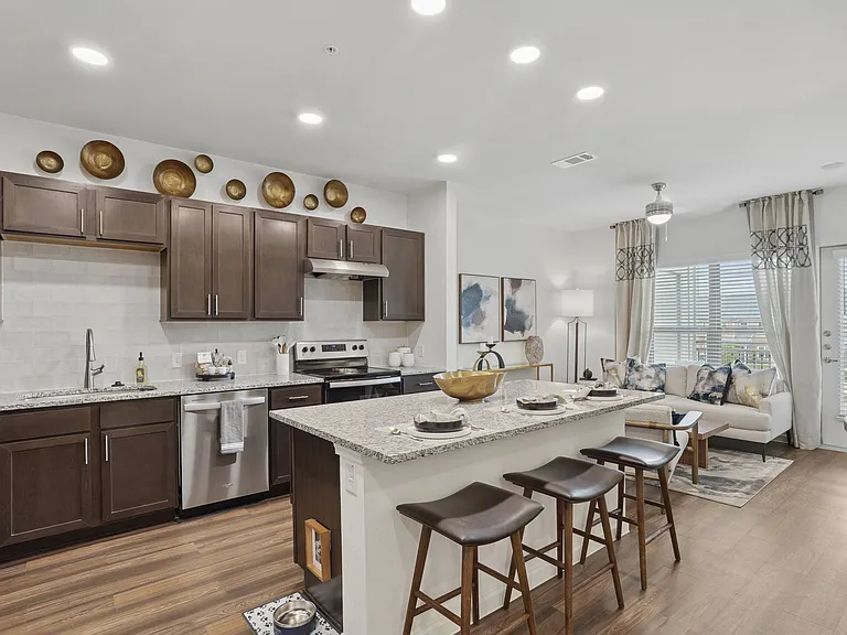 Wildwood Luxury Urban Homes — Photo 8