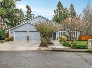 2618 Orchard Hill Pl, Lake Oswego, OR 97035