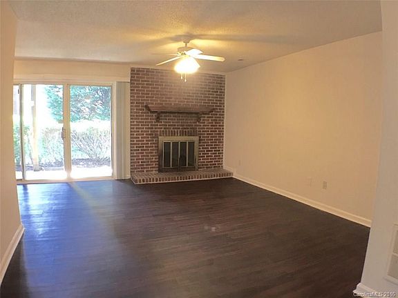 3rd image of 2913 Iron Gate Ln #2913