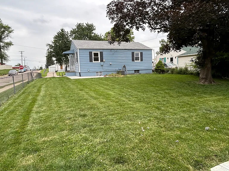 4102 Polk St — Photo 2