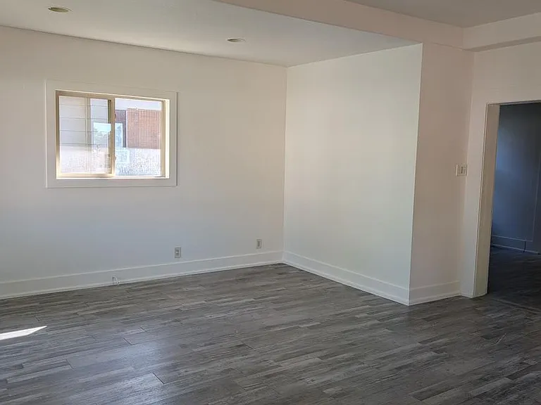 1020 Jefferson St — Photo 3