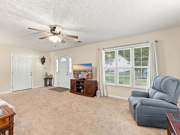 3rd image of 4394 Triangle St.