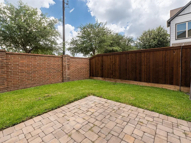 963 Lilly Flower Ln — Photo 10