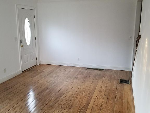 1st fl. living room