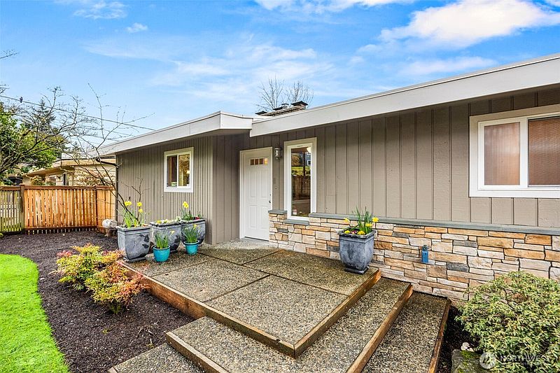 2nd image of 231 105th Avenue SE