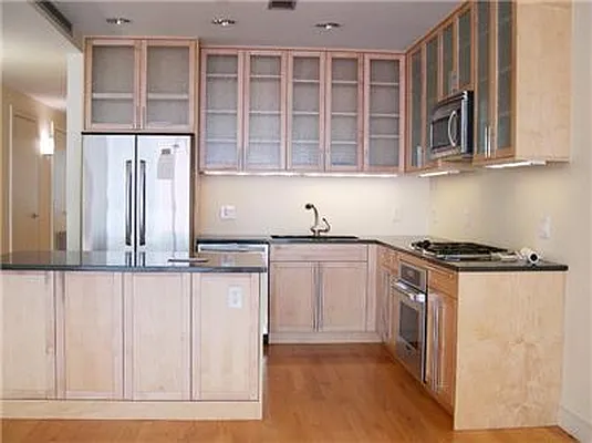 Rented by R New York | media 13