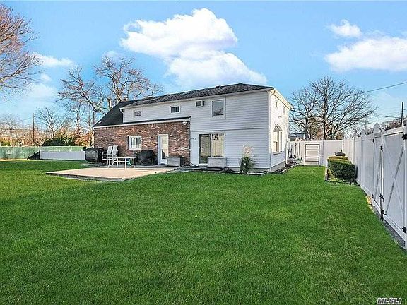 2nd image of 15 Morrisey Pl