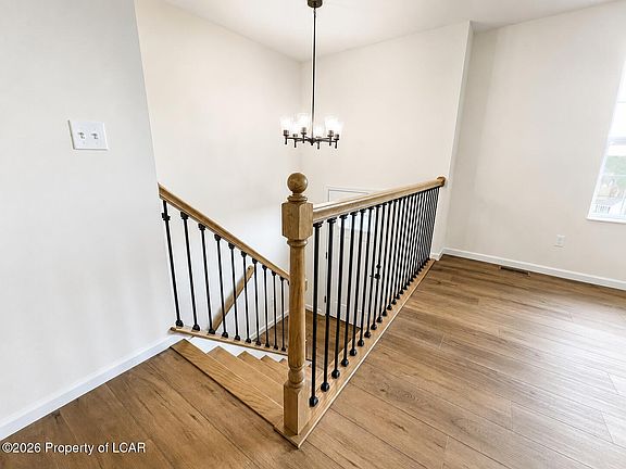 5th image of 409 Cedar Dr