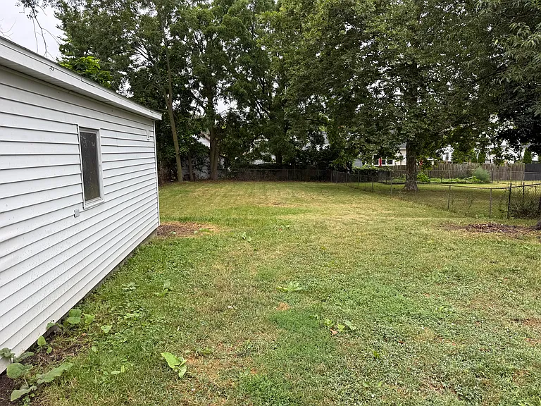 1343 Houseman Ave NE — Photo 14