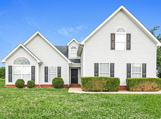 2943 Hollicom Dr, Murfreesboro, TN 37129