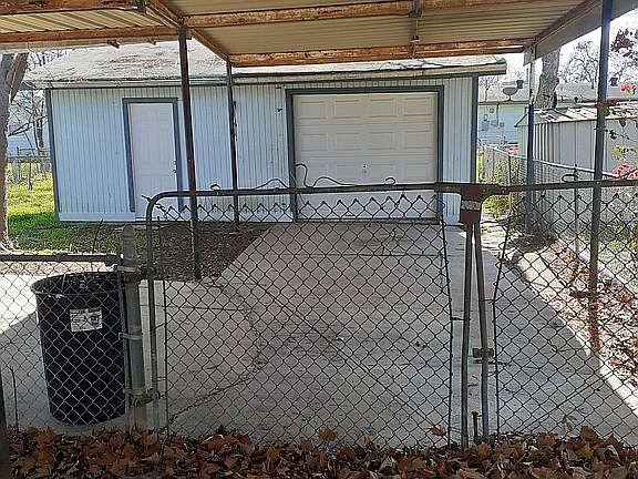 3rd image of 26 Linden Ave