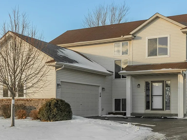 1760 Wyndam Dr — Photo 15