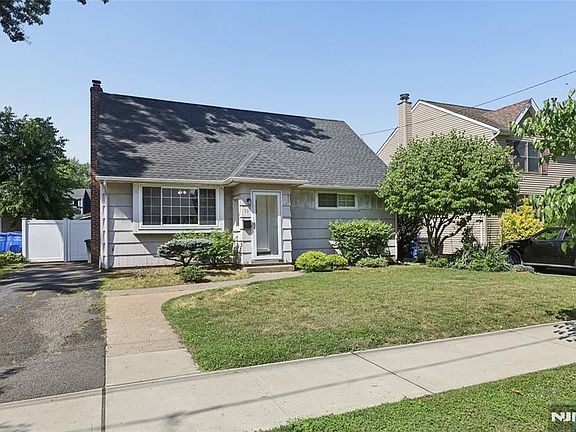 2nd image of 53 Yahara Ave