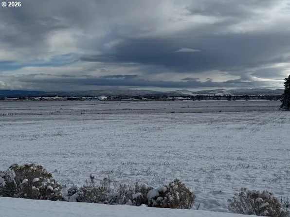 1 W Campbell Loop, Baker City, OR 97814
