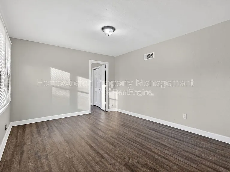 9868 Lorna Ln — Photo 7