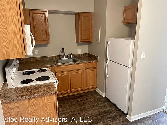 4th image of 527 35th St #14