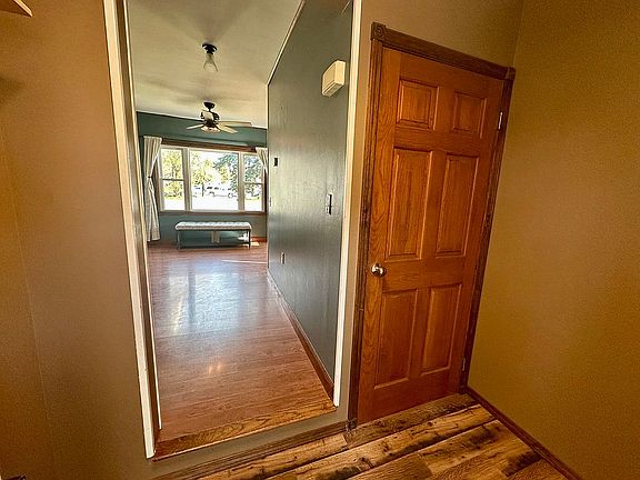 2nd image of 7545 Pine Island Dr NE