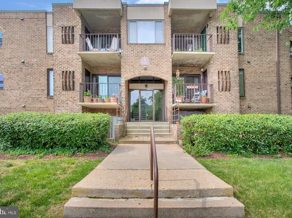22 Silverwood Cir APT 8, Annapolis, MD 21403